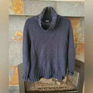 Patagonia Women's Navy Blue Crowl Neck Off Country Knit Turtleneck Sweater small